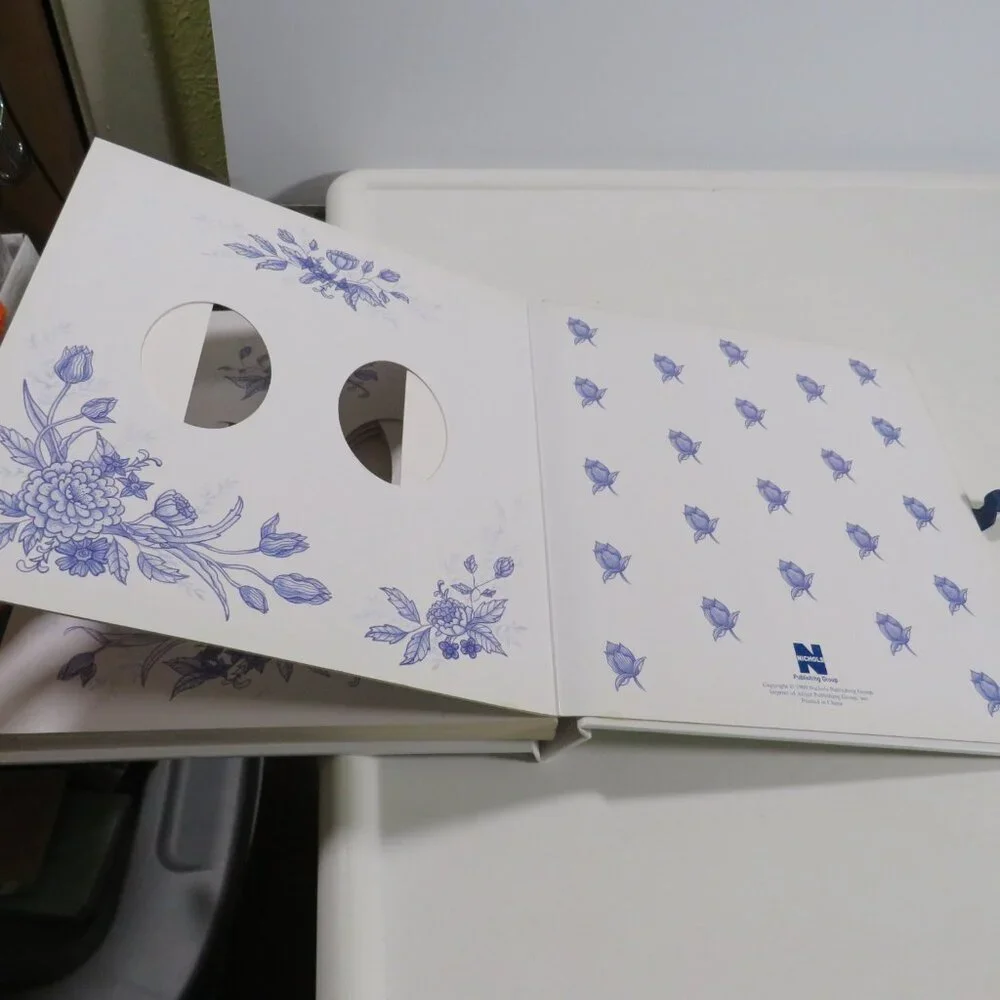 Vintage Style Photo Album: frame style, French Blue and White Floral Toile Twall